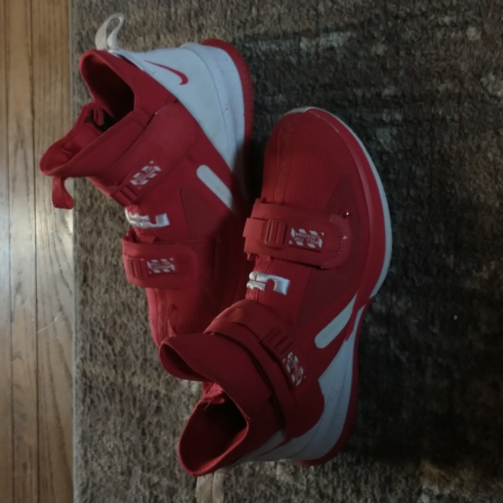 Nike Basketball Men's Size 8.5 Red/White Shoes